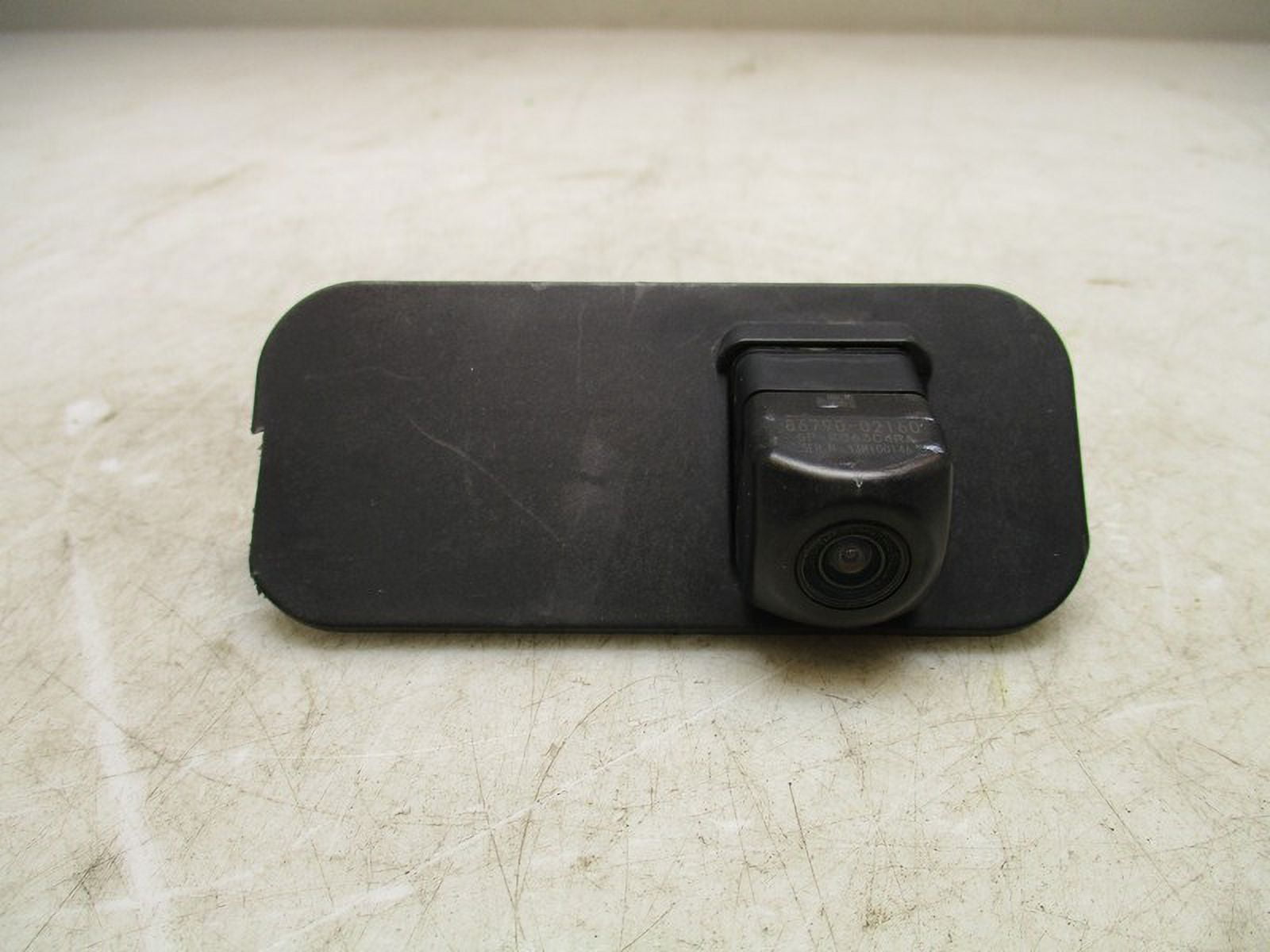 Pre-Owned 2017-2019 Toyota Corolla Lid Mounted Behind Perspective Lens OEM (Good)