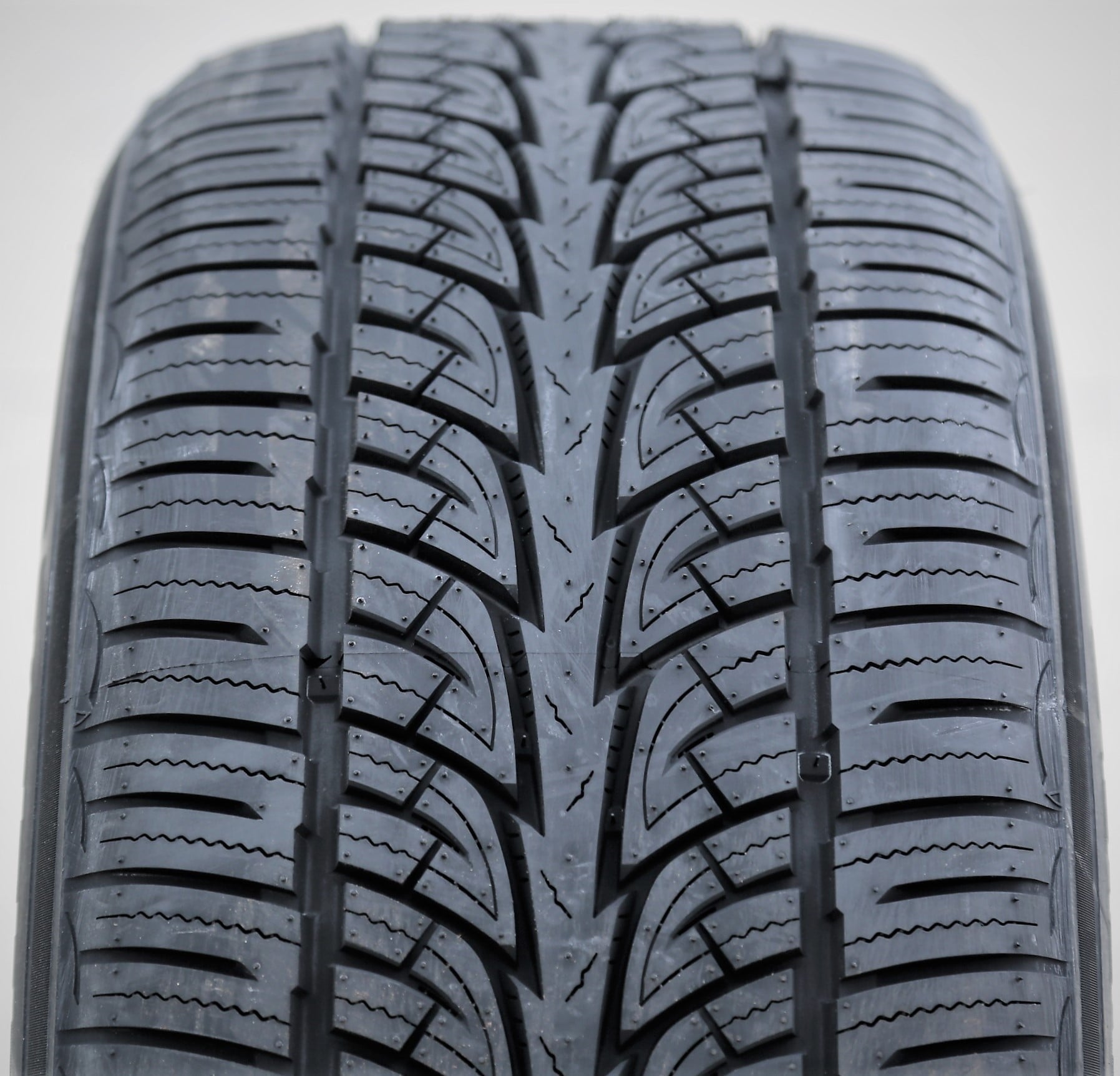 Arroyo Ultra Sport A/S UHP All Season 275/55R20 117V XL Passenger Tire